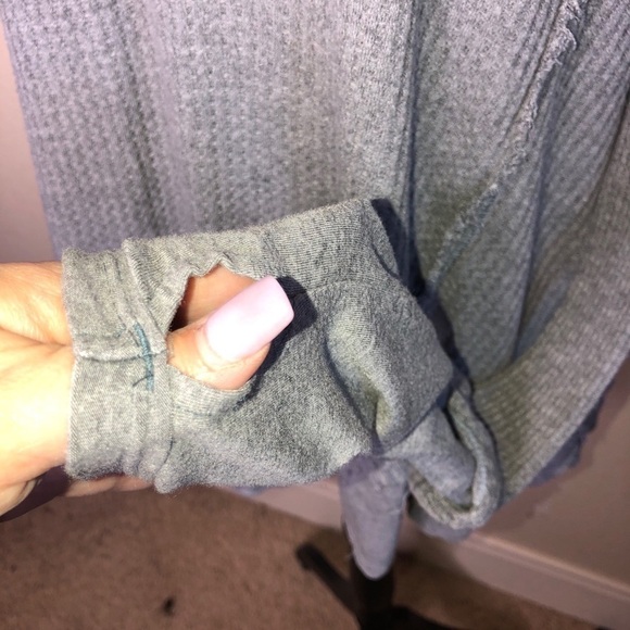 Free People We the Free Oversized Light Grey Waffle Knit Long Sleeve Top Size XS - Picture 6 of 9